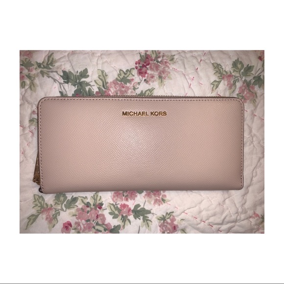 Michael Kors Handbags - MK solid ballet pink continental wallet